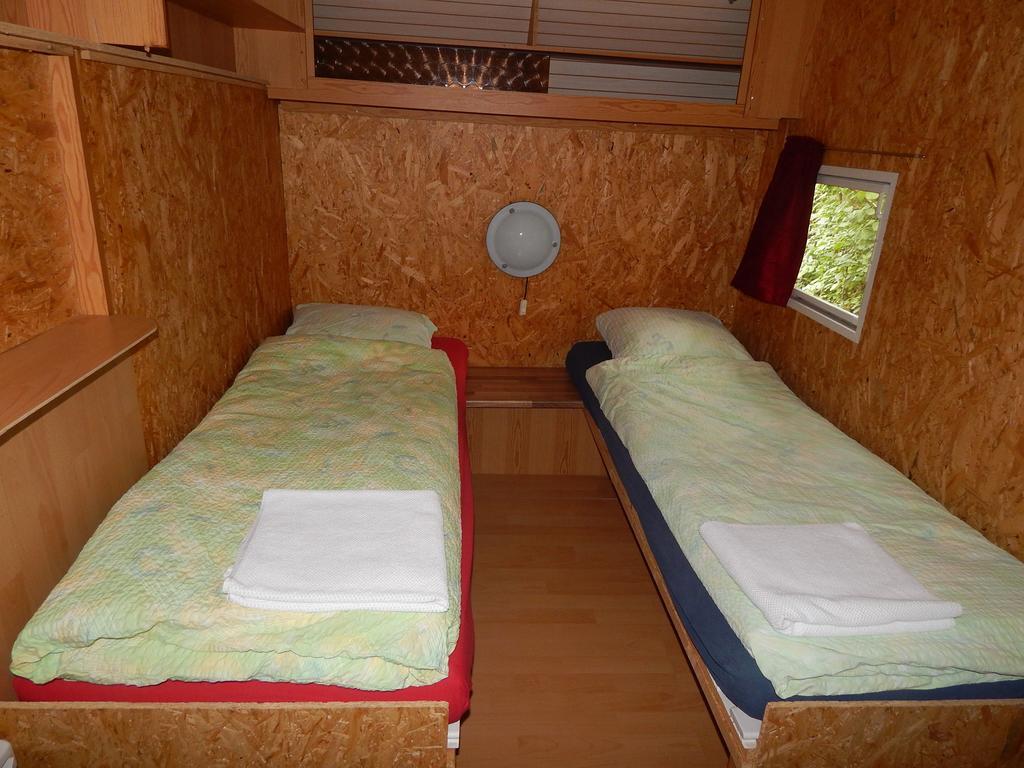 Hostel Le Chandelier Saint-Ursanne Rum bild